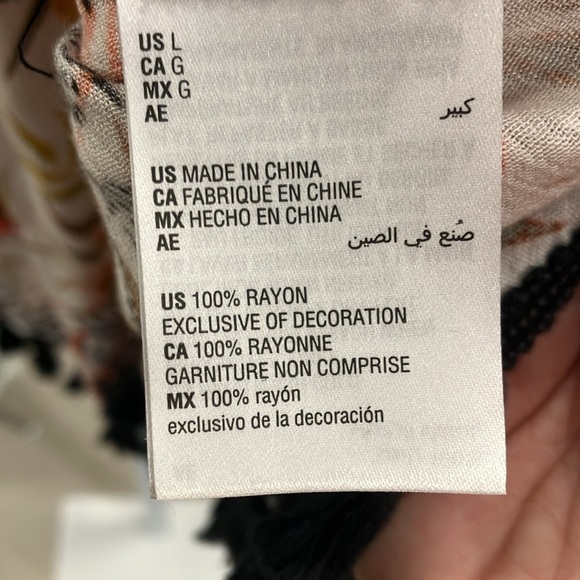 Style & Co. Floral Tank Blouse
Tassel hem Size L - Picture 4 of 8